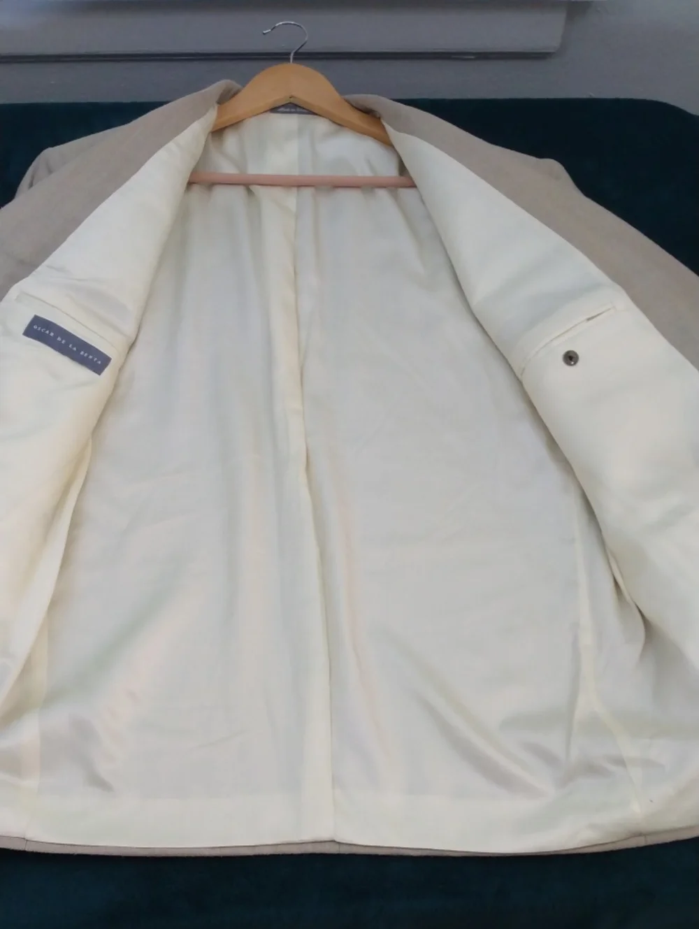 Vintage - Like New Oscar De La Renta Wool/Silk Light Tan Sport Jacket  44R